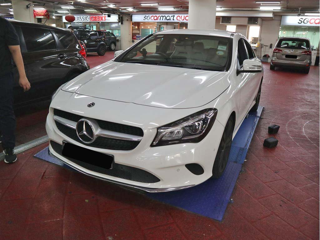 Mercedes Benz CLA180 Coupe Urban (R18 Led)