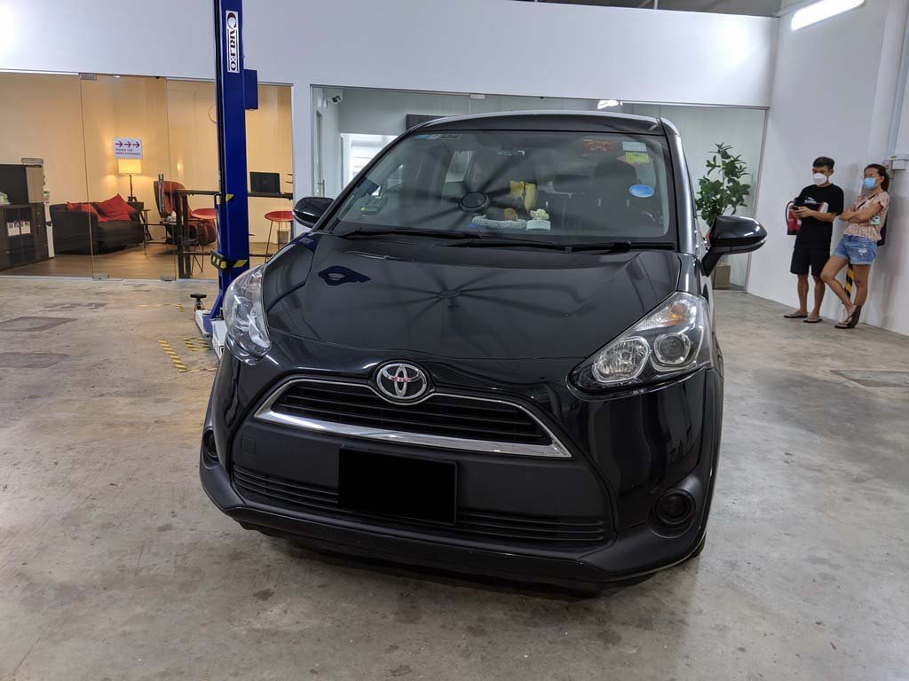 Toyota Sienta 1.5g A