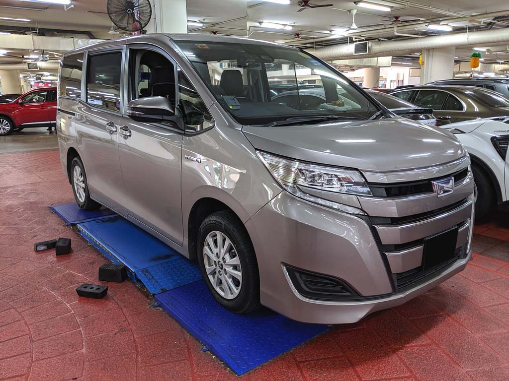 Toyota Noah 1.8X CVT (Hybrid)