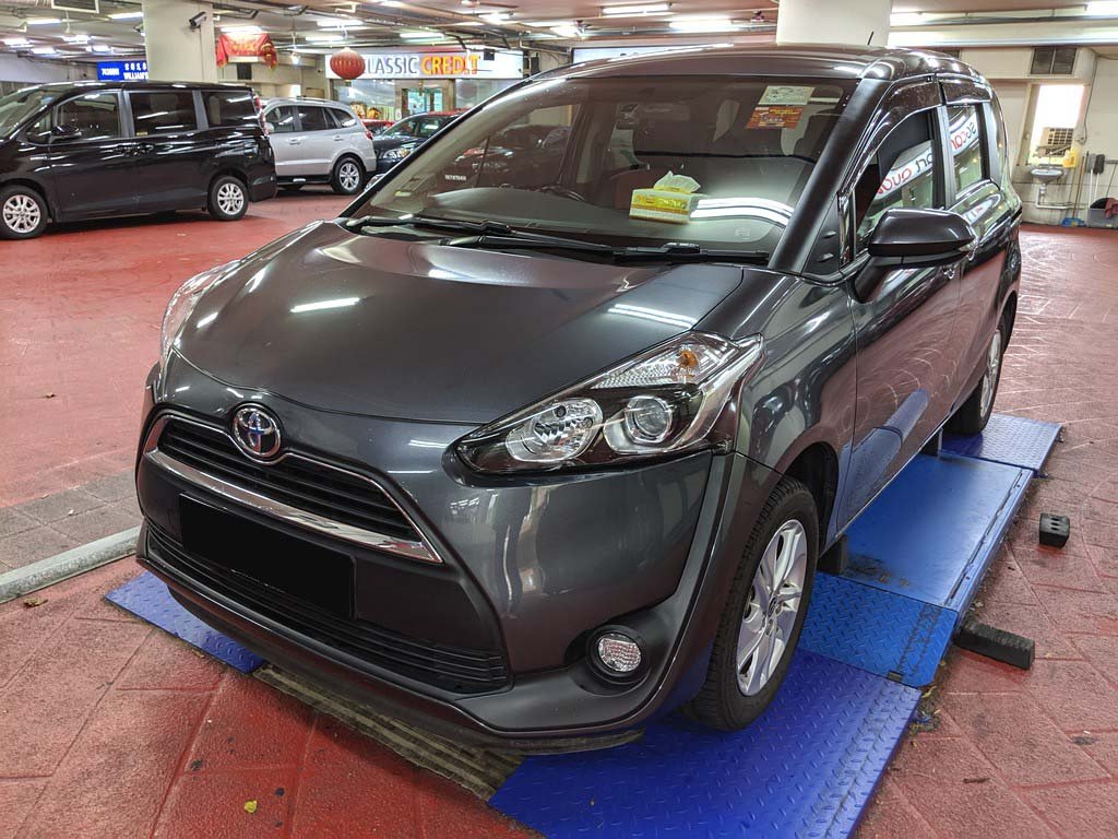 Toyota Sienta Standard (Auto)