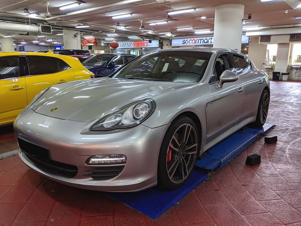 Porsche Panamera (COE Till 10/2031)