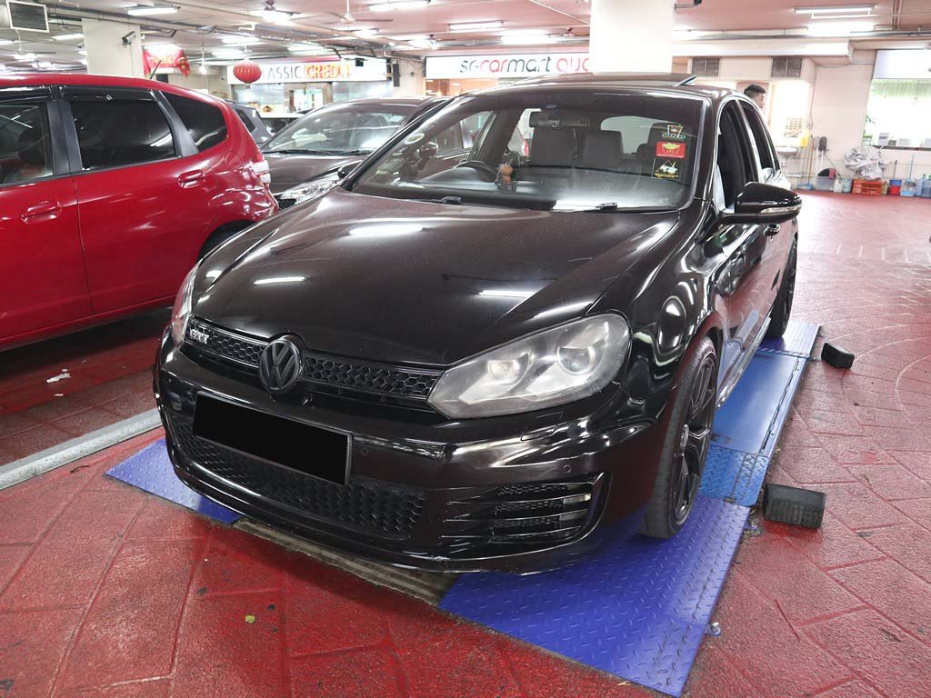 Volkswagen Golf GTI 2.0 A (COE Till 08/2030)