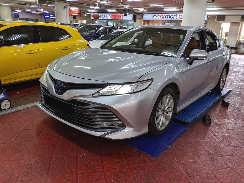 Toyota Camry 2.5G CVT (Hybrid)