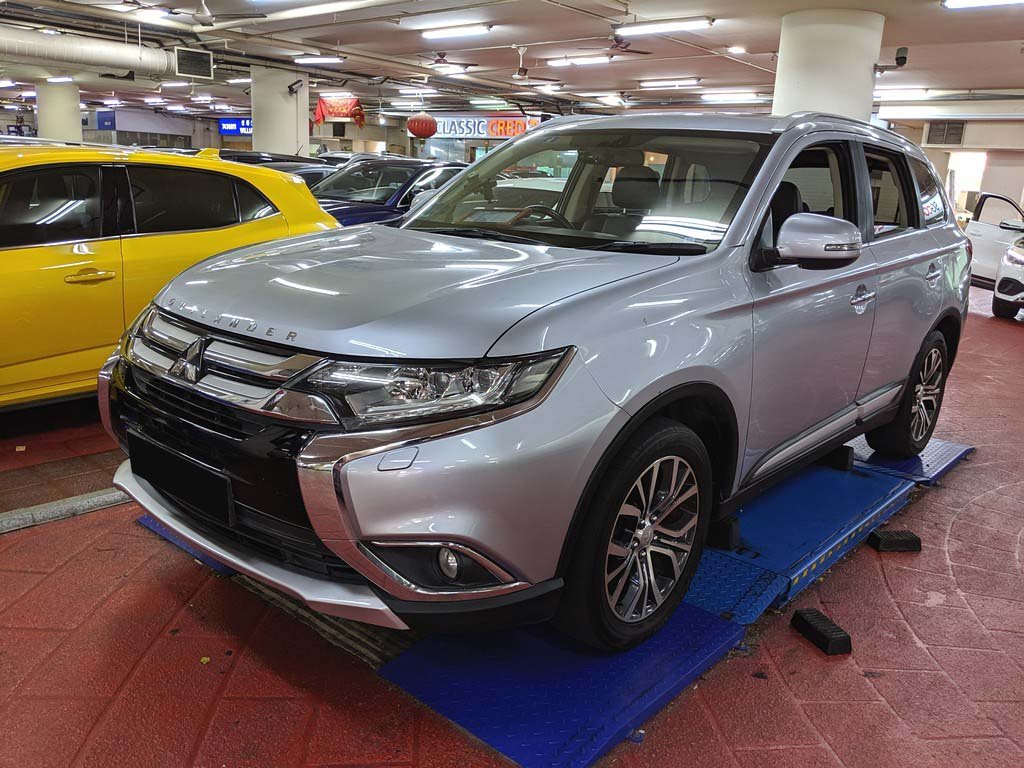 Mitsubishi Outlander 2.4 CVT Sunroof Facelift