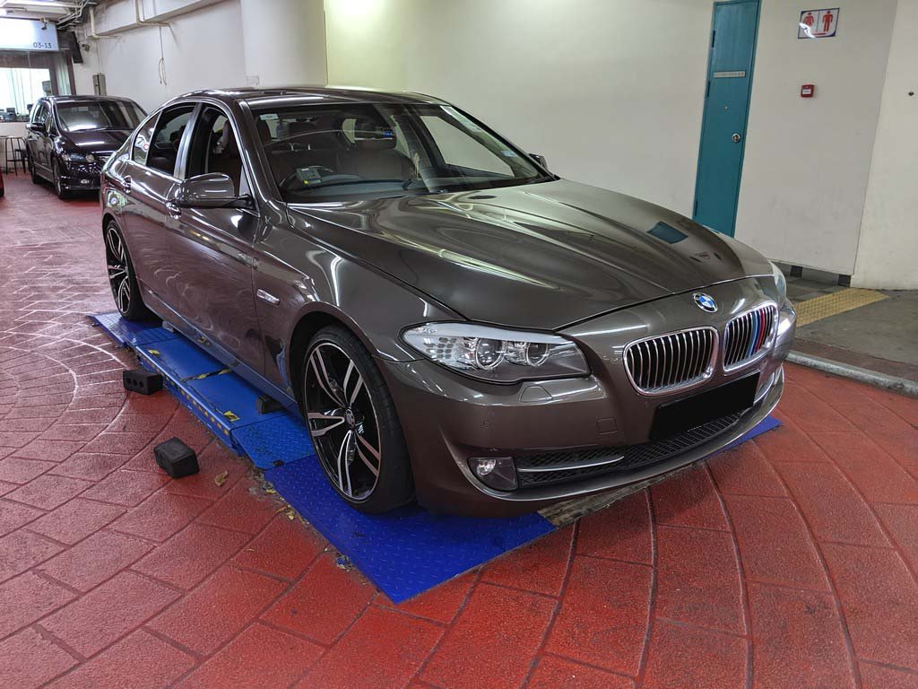 BMW 520I 2.0L AT D/AB 2WD 4DR GAS/D NAV