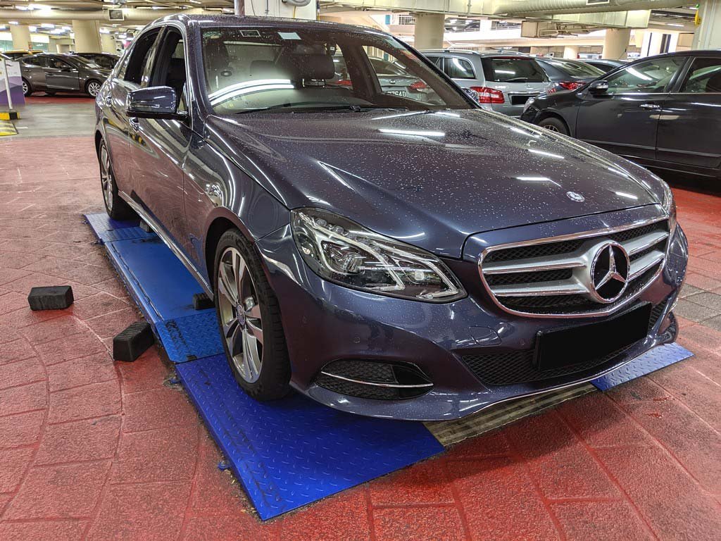 Mercedes Benz E200 Sedan (R18)