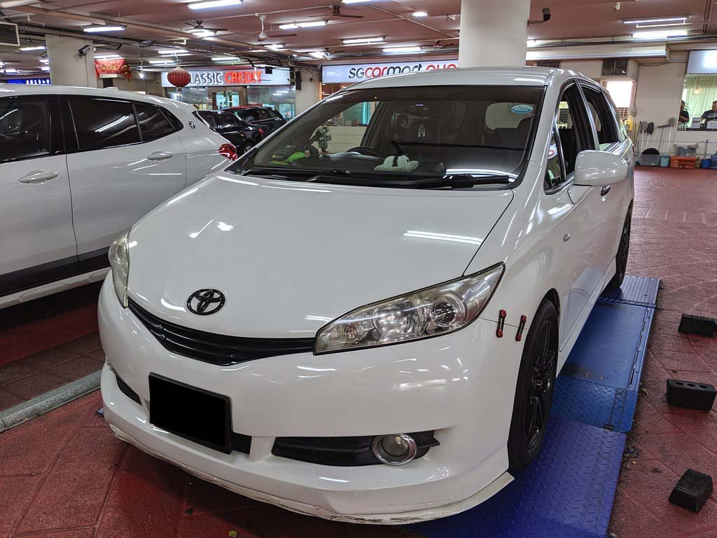 Toyota Wish 2.0 Auto (COE Till 02/2025)