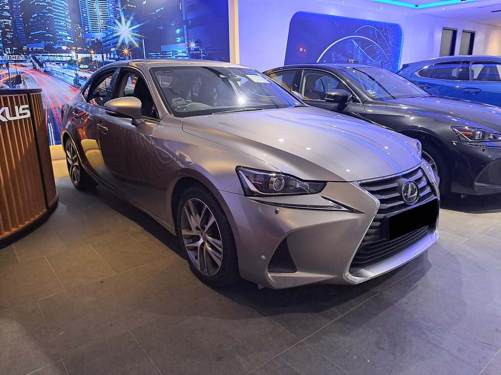 Lexus IS300 4dr Sedan (at) (2wd) Exe