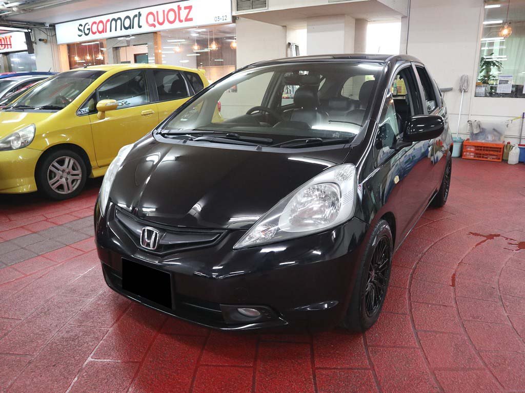 Honda Jazz 1.3 GLI A (COE Till 06/2030)