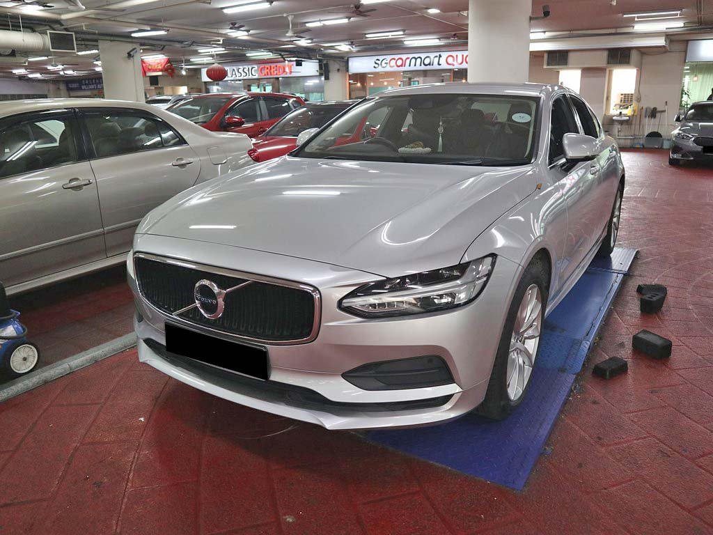 Volvo S90 T5 Momentum