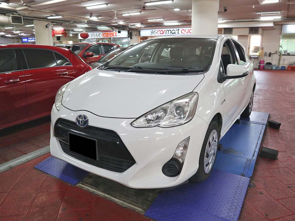 Toyota Aqua 1.5S A (Hybrid)