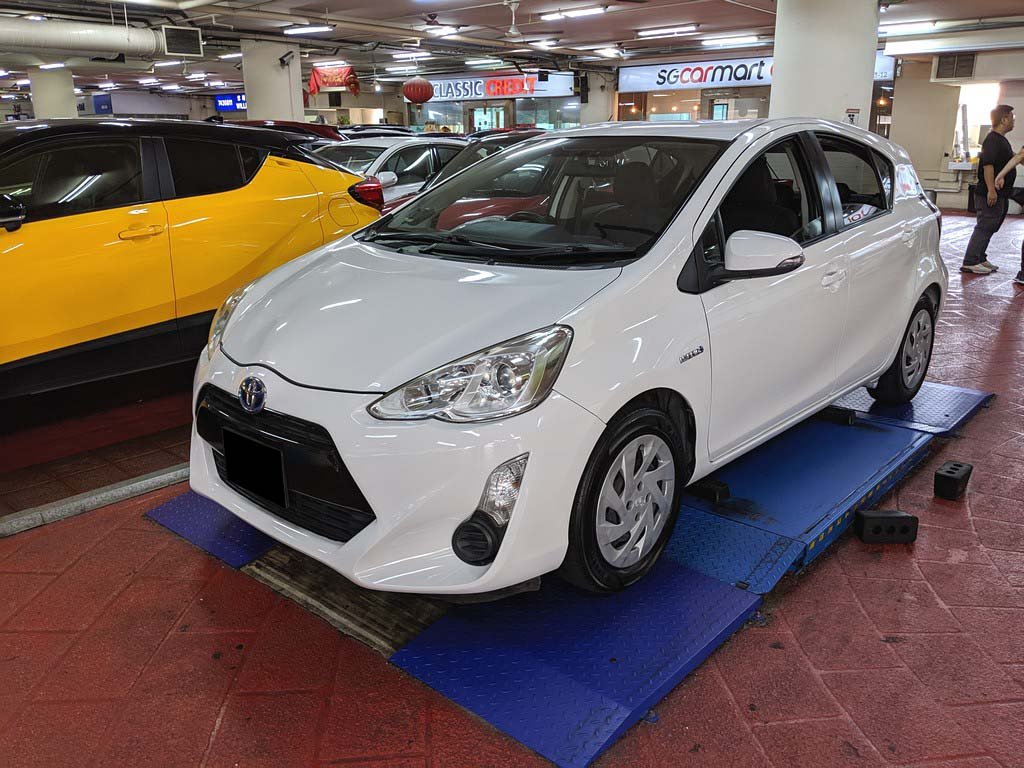 Toyota Aqua 1.5S A (Hybrid)