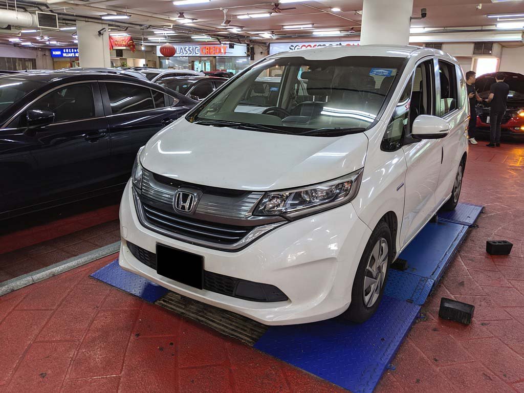 Honda Freed 1.5G Auto (Hybrid)