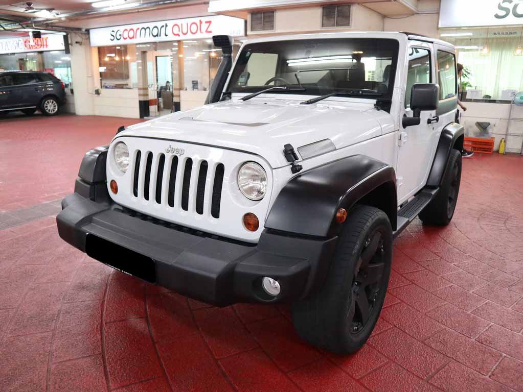 Jeep Wrangler Unlimited Sahara 3.8A (COE Till 01/2032)