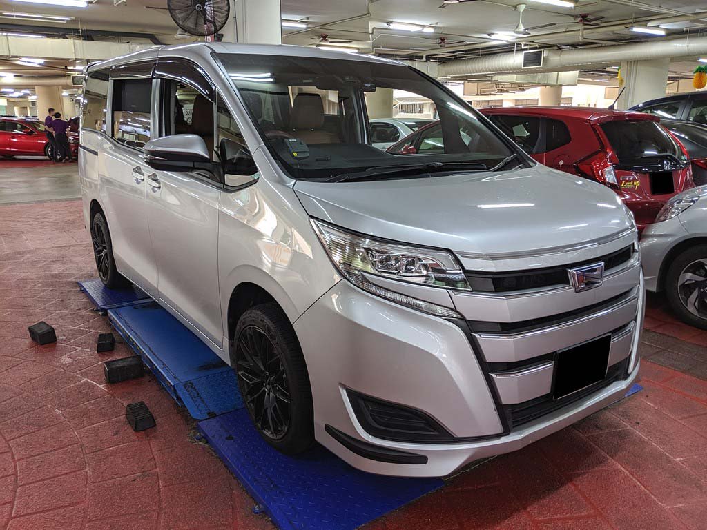 Toyota Noah 1.8X CVT (Hybrid)