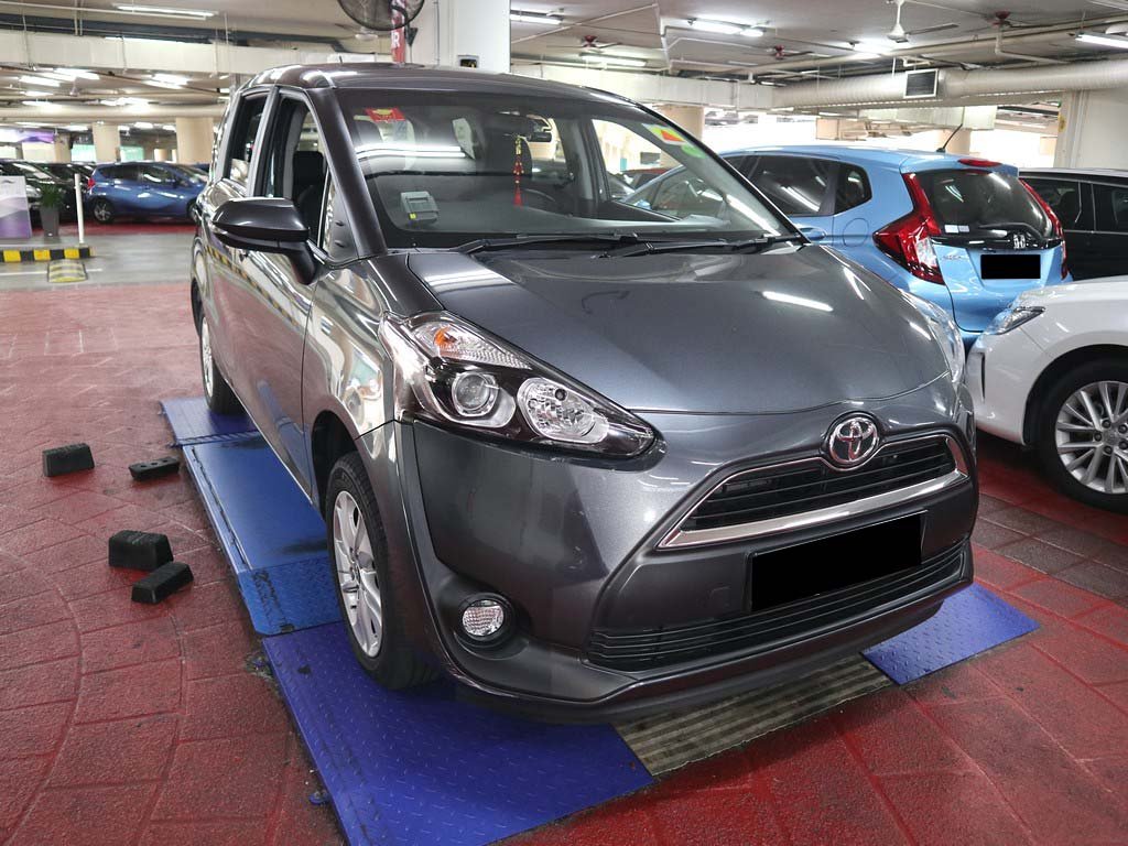 Toyota Sienta Standard (Auto)
