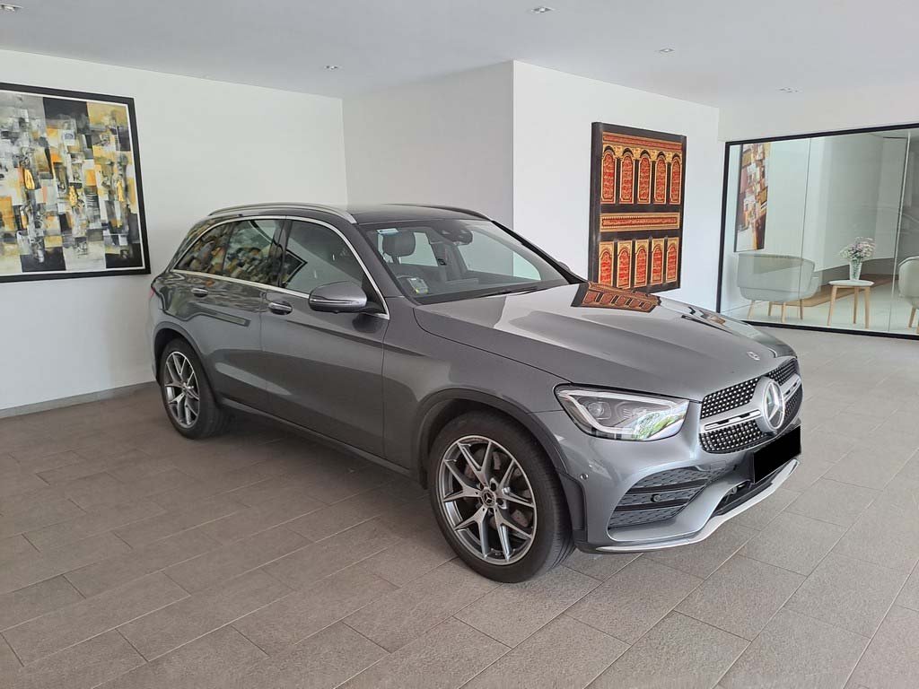 Mercedes Benz GLC300 AMG Line Prem M-Hybrid 4Matic AT (Hybrid)