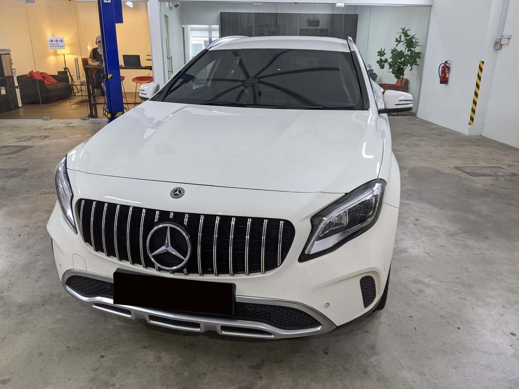 Mercedes Benz Gla180 Urban (r18 Led)