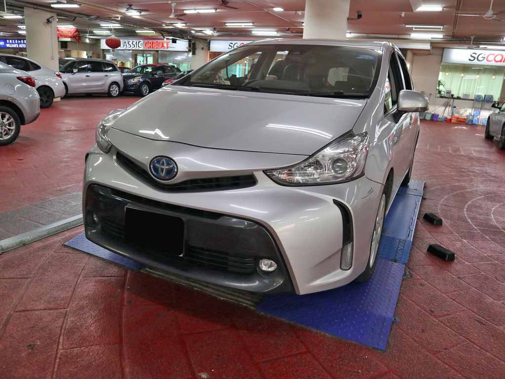 Toyota Prius Alpha 1.8S CVT (Hybrid)