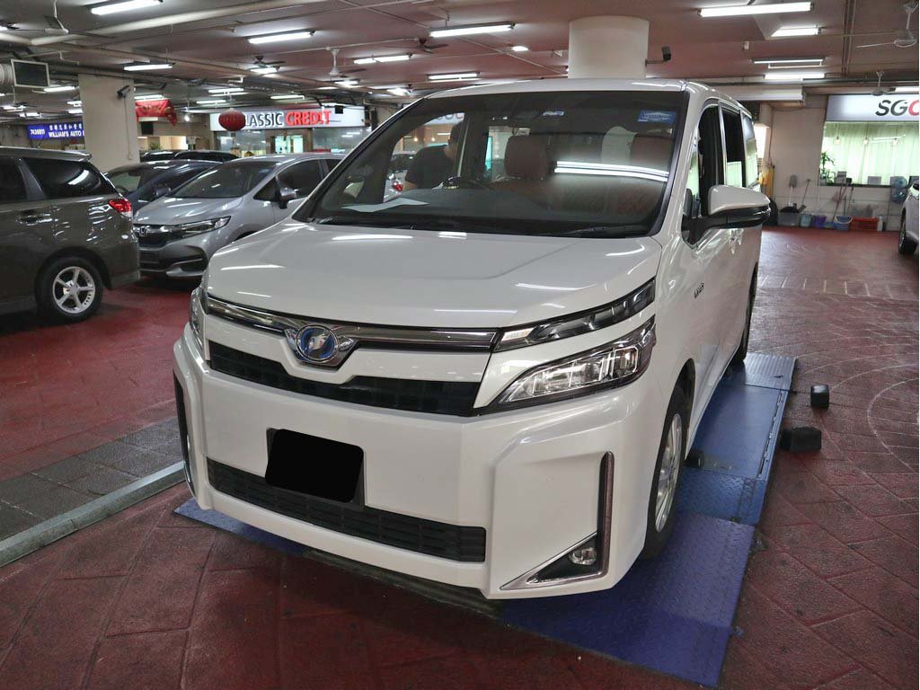 Toyota Voxy 1.8V CVT (Hybrid)