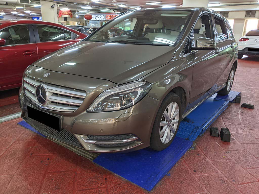 Mercedes Benz B 200 AT ABS Airbags HID 2WD 5DR(Chrome) (COE Till 11/2031)