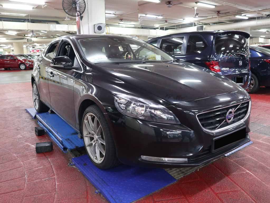 Volvo V40 T2 (A)