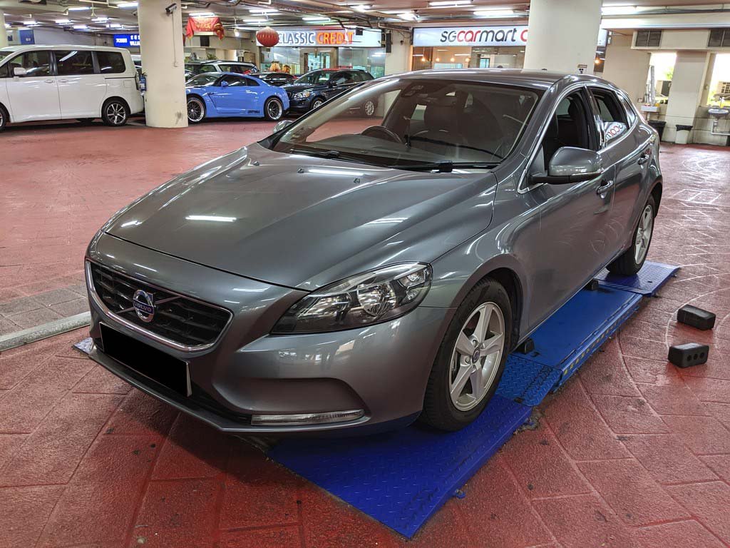 Volvo V40 T2 (A)