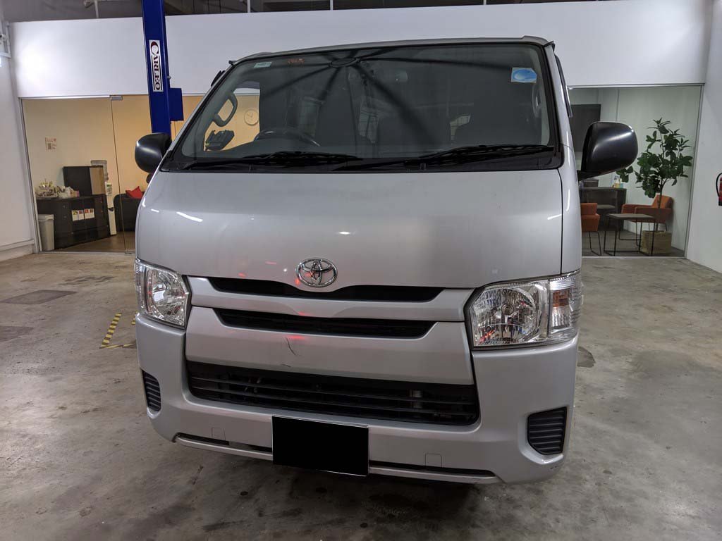 Toyota Hiace Van Turbo 5dr Mt