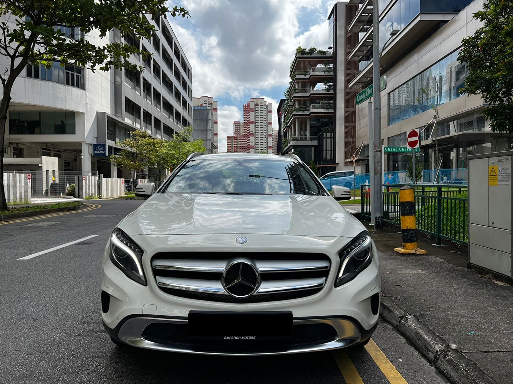 Mercedes Benz Gla180 (r18 Bi)
