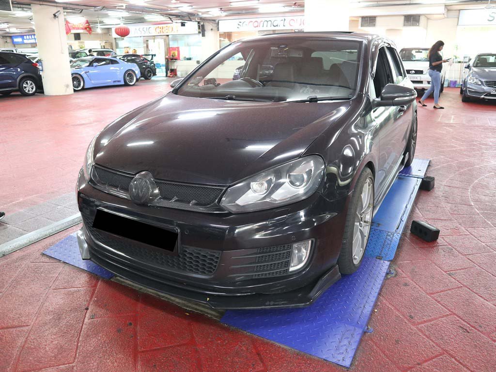 Volkswagen Golf GTI 2.0L A (COE Till 04/2029)
