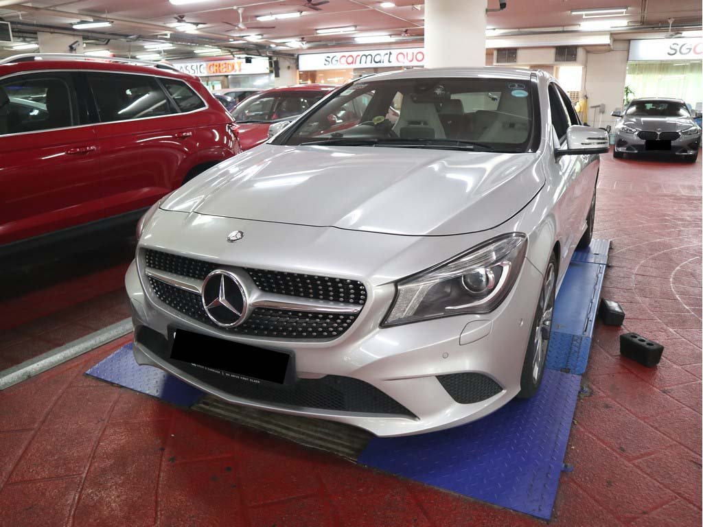 Mercedes Benz CLA180 (R18 BI)