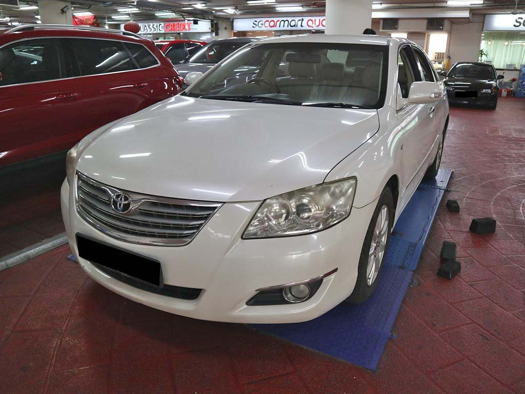 Toyota Camry 2.0 Auto (COE Till 09/2023)