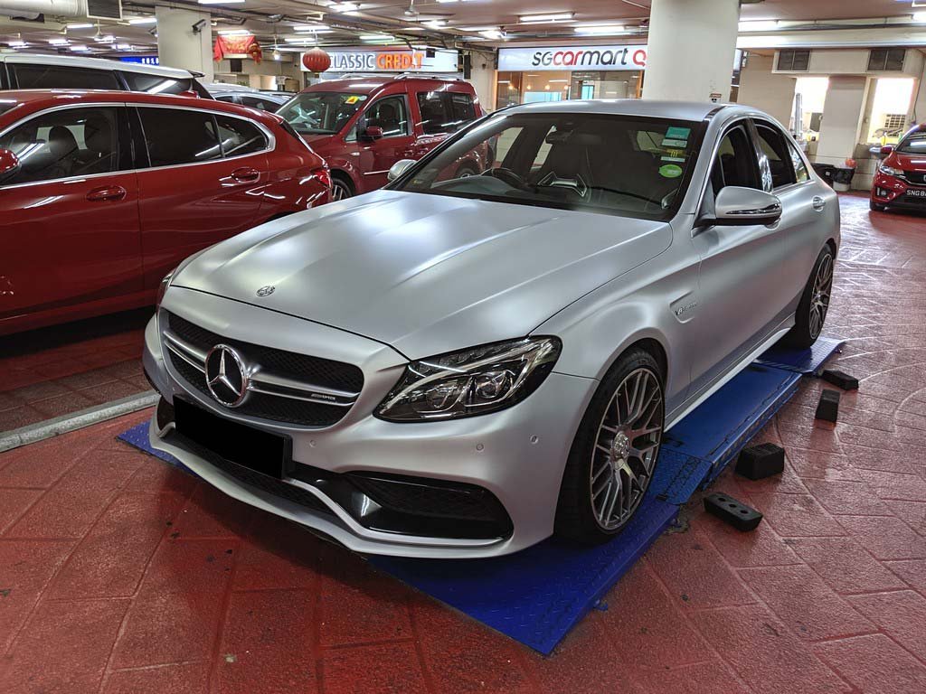 Mercedes Benz C63 AMG S (R19 LED)