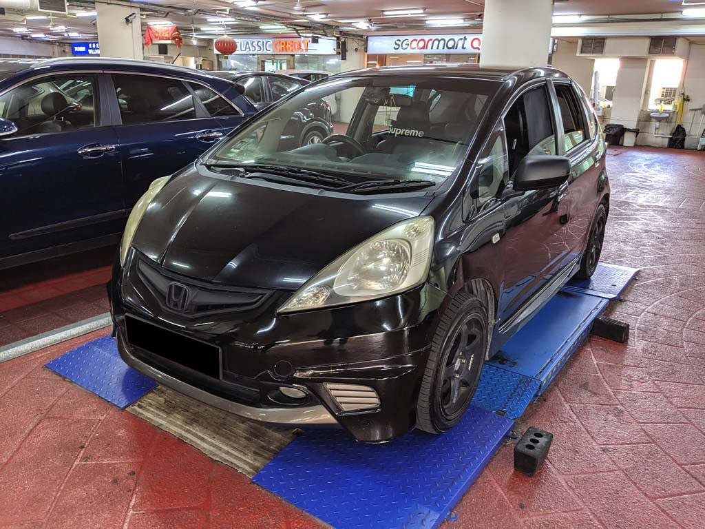 Honda Jazz 1.3 GLI A (COE Till 07/2025)