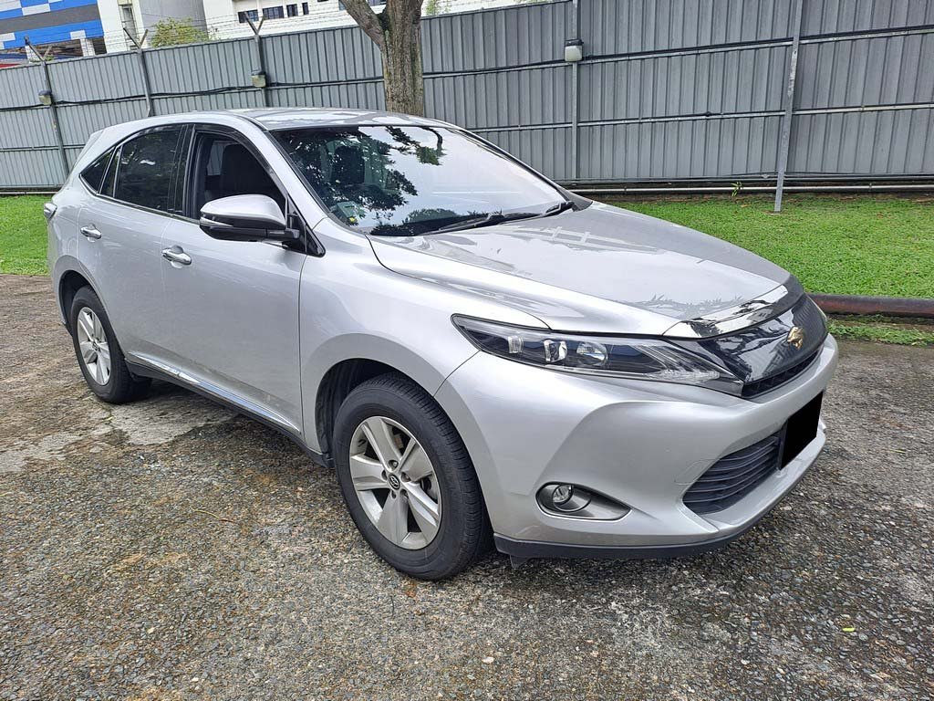 Toyota Harrier Elegance 2.0 CVT
