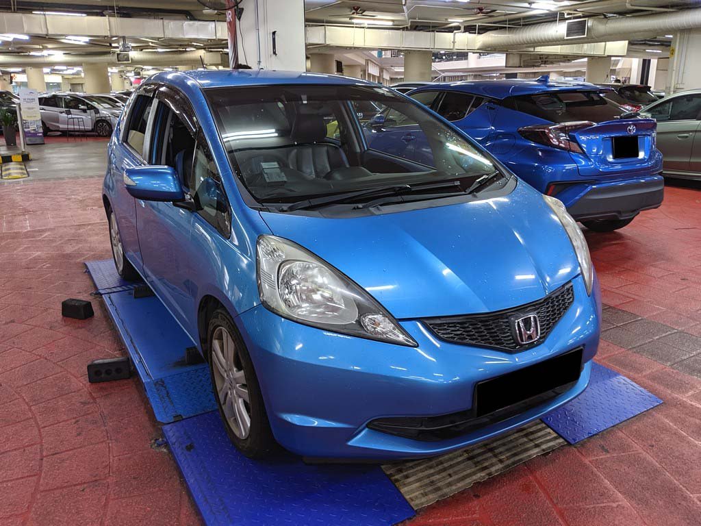 Honda Jazz 1.3L A (COE Till 01/2024)