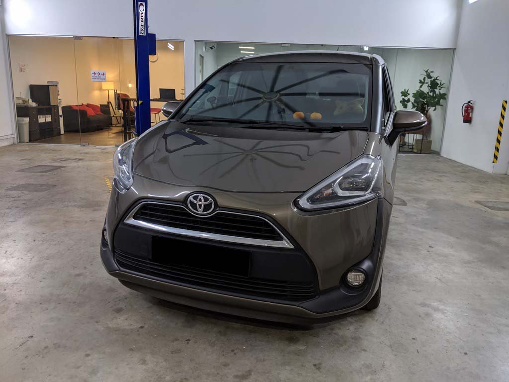 Toyota Sienta Elegance (auto)