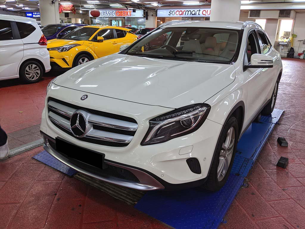 Mercedes Benz GLA180 (R18 BI)