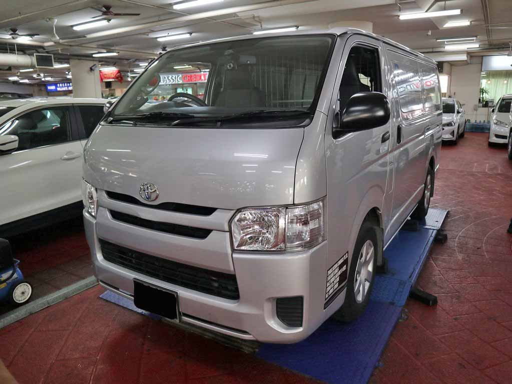 Toyota Hiace Van Turbo 4Dr At