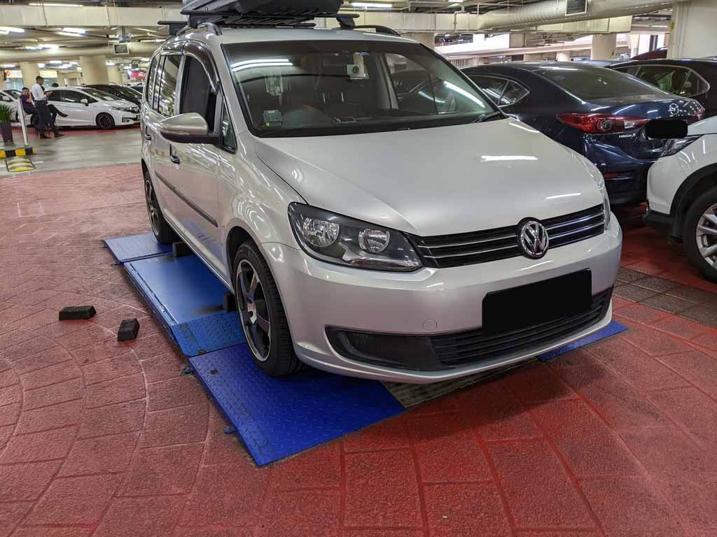 Volkswagen Touran 1.4L AT TSI (COE Till 08/2026)
