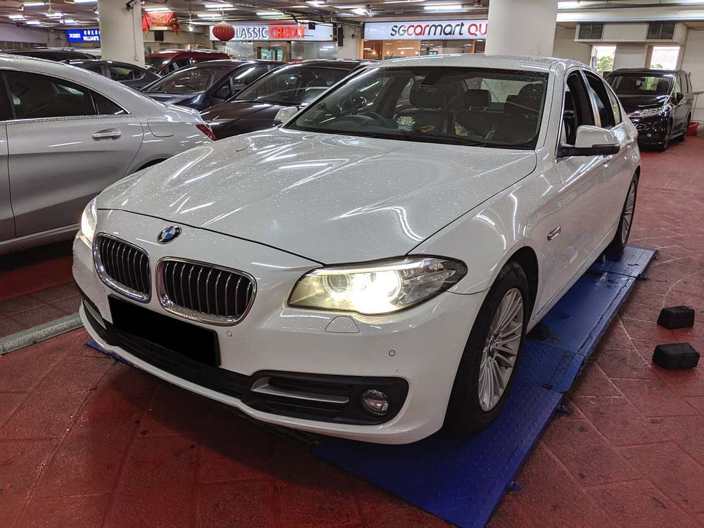 BMW 520I AT D/AB 2WD 4DR HID NAV