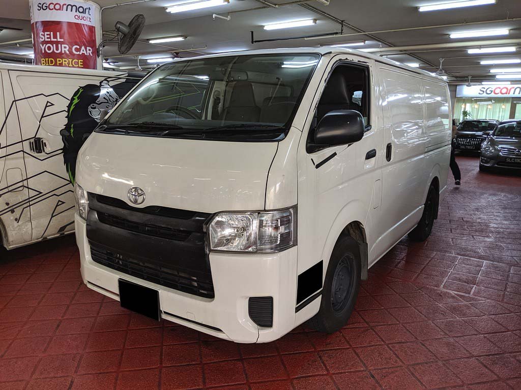 Toyota Hiace Van Turbo 5DR MT