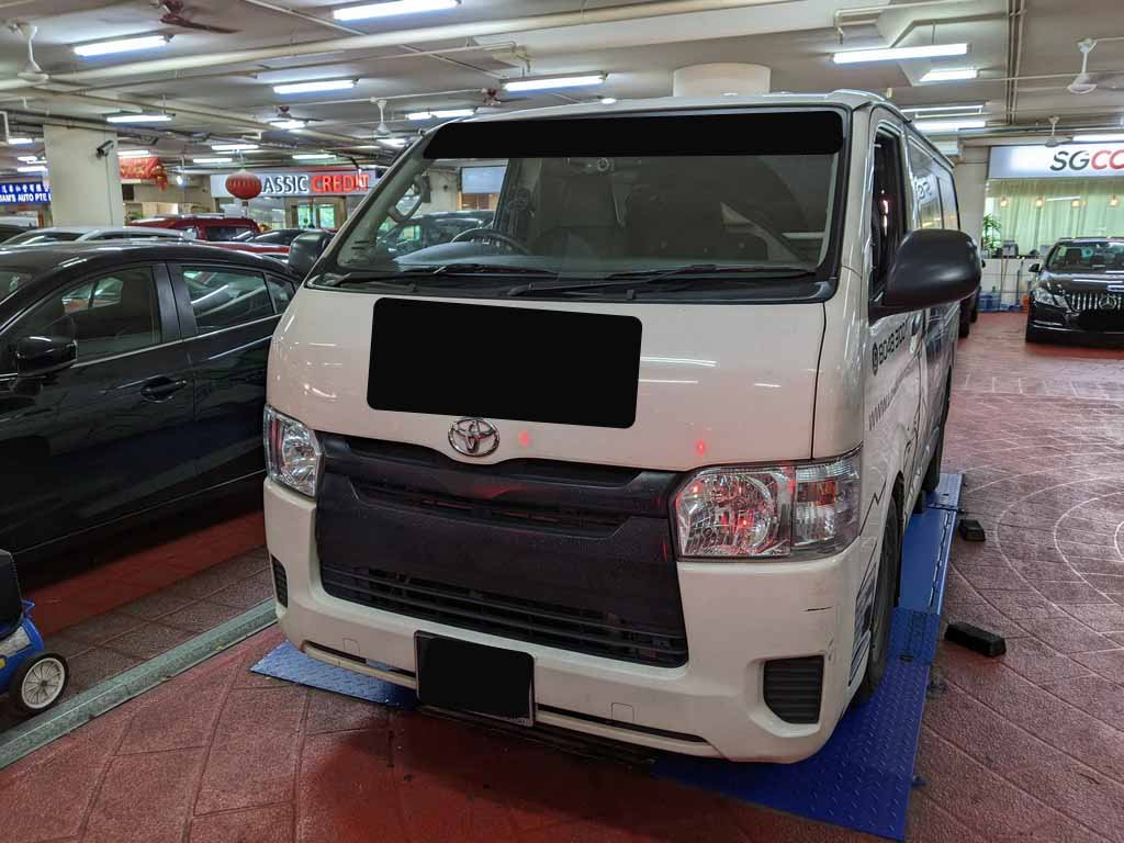 Toyota Hiace Van Turbo 4Dr At
