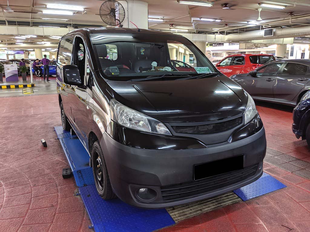 Nissan NV200 1.5 MT ABS Airbag 2WD 6DR E5 W/RC