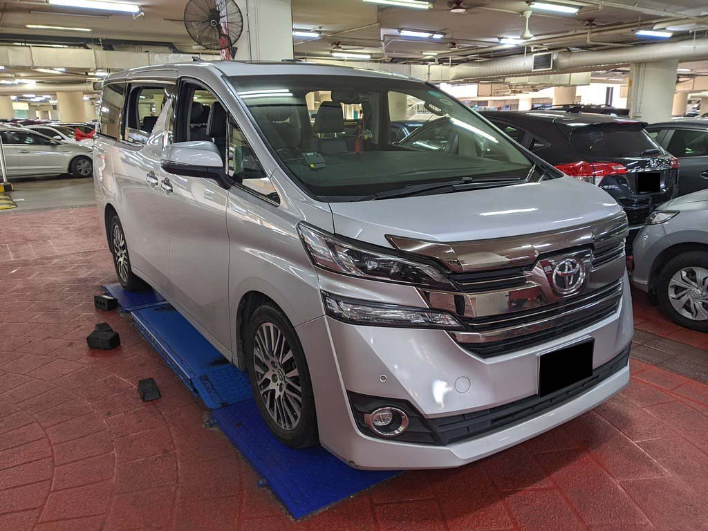 Toyota Vellfire 2.5 CVT Sunroof