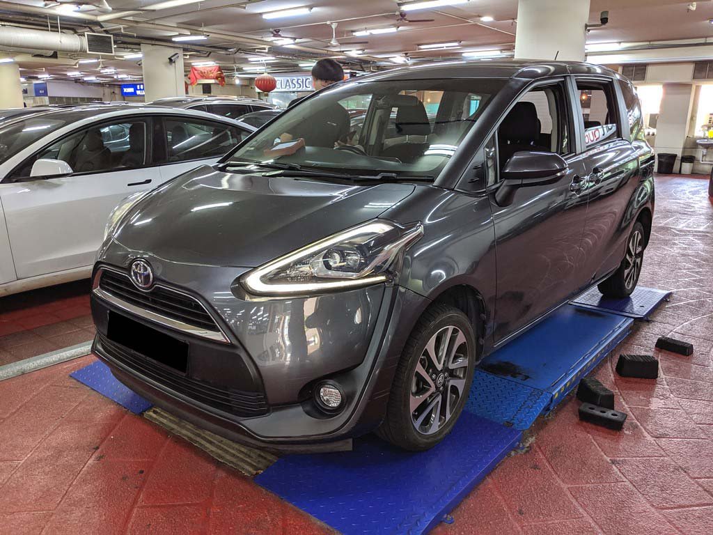 Toyota Sienta 1.5 CVT Elegance