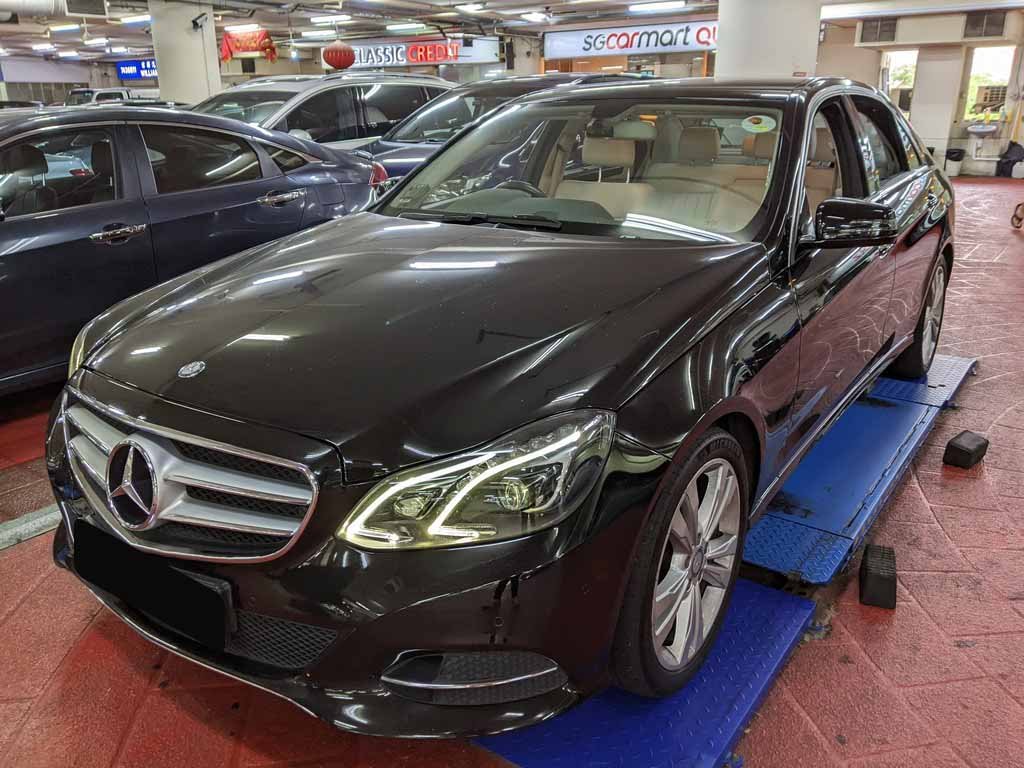 Mercedes Benz E200 Sedan (r18)