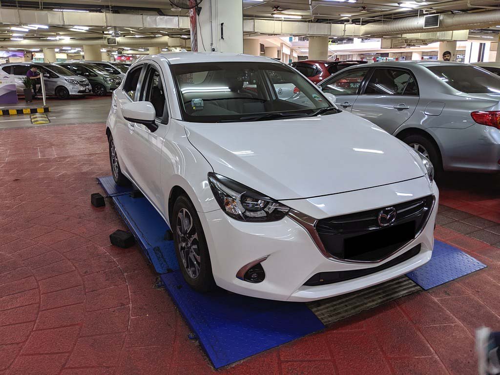Mazda 2 Hatchback 1.5 AT Deluxe 2WD