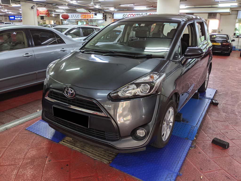 Toyota Sienta 1.5 CVT STD