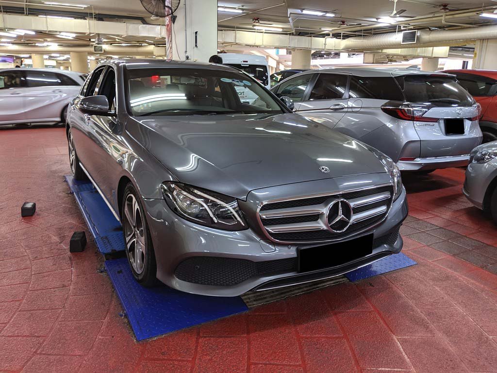 Mercedes Benz E200 AVG (R18 LED)